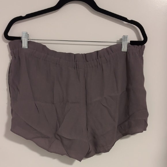 Wilfred Grey Sleep Shorts - Picture 3 of 3